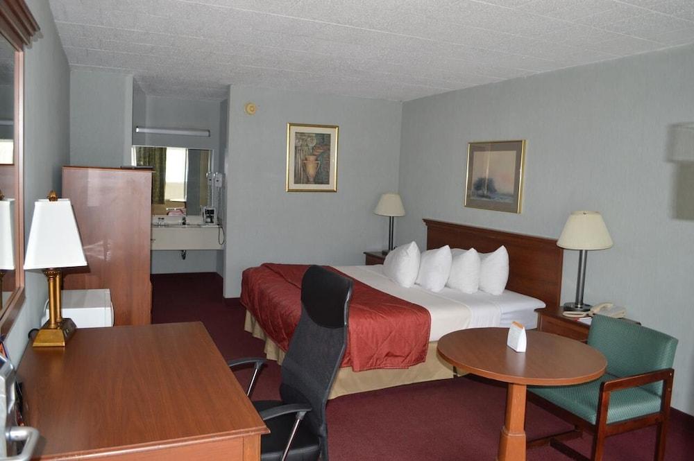 Red Carpet Inn & Suites Hazleton Exterior foto