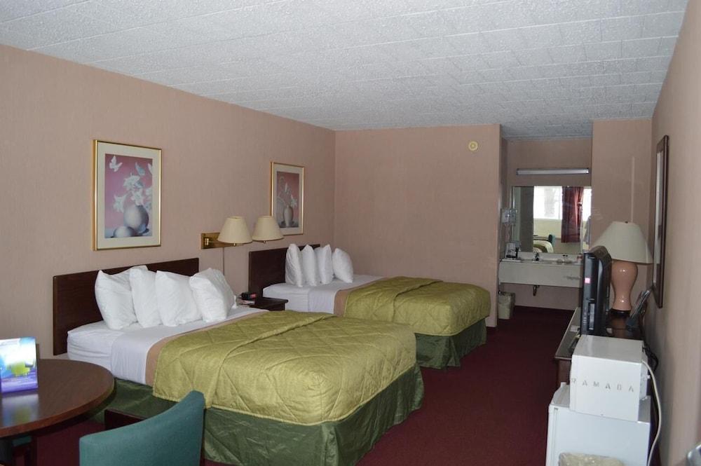 Red Carpet Inn & Suites Hazleton Exterior foto