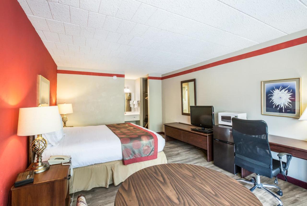 Red Carpet Inn & Suites Hazleton Exterior foto