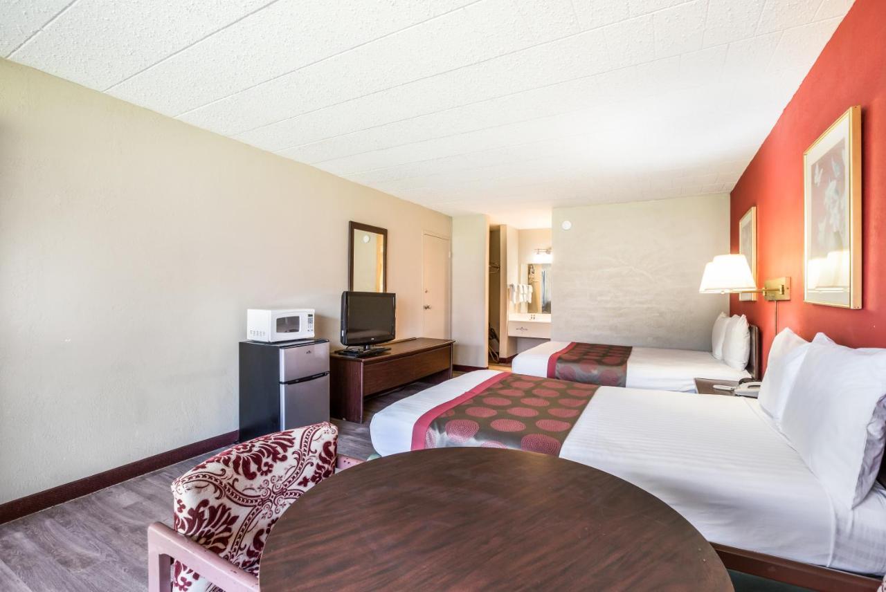Red Carpet Inn & Suites Hazleton Exterior foto